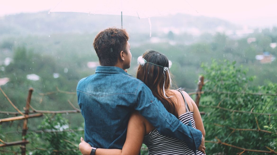 5 Fun and Romantic Couple Activities to do on a Rainy Day!  – Quarantine 2020